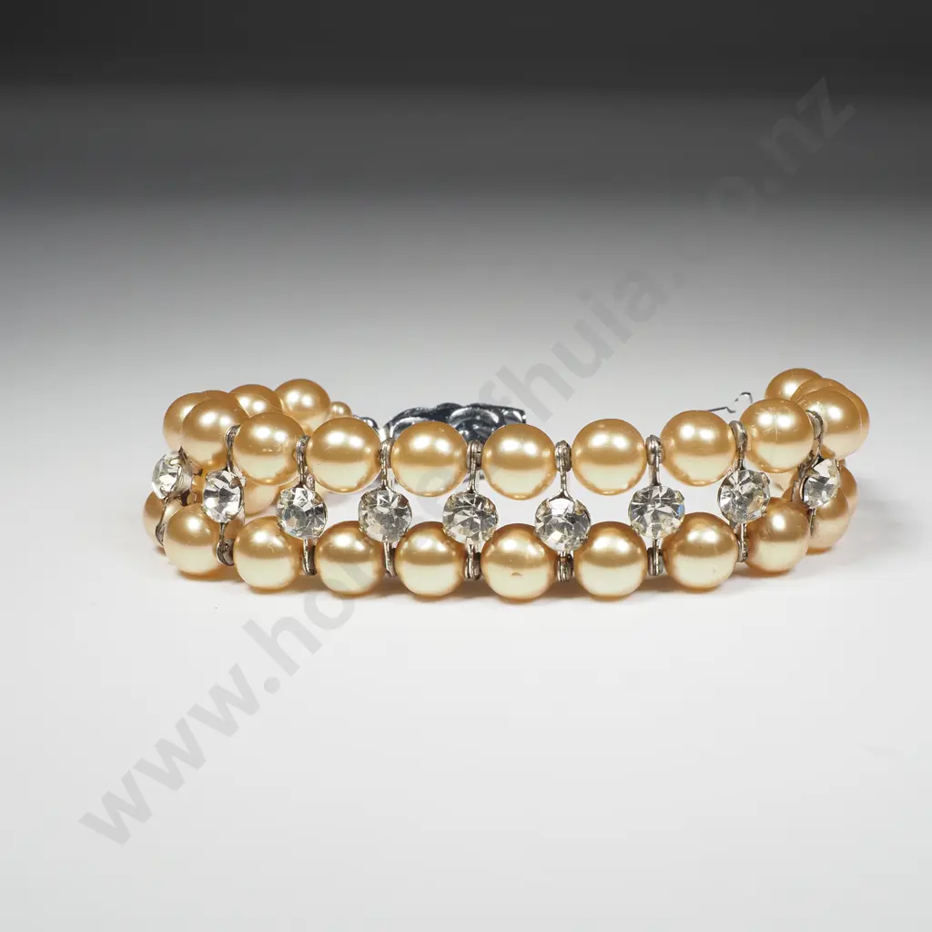 Vintage Costume Faux Pear Bracelet Image 1++