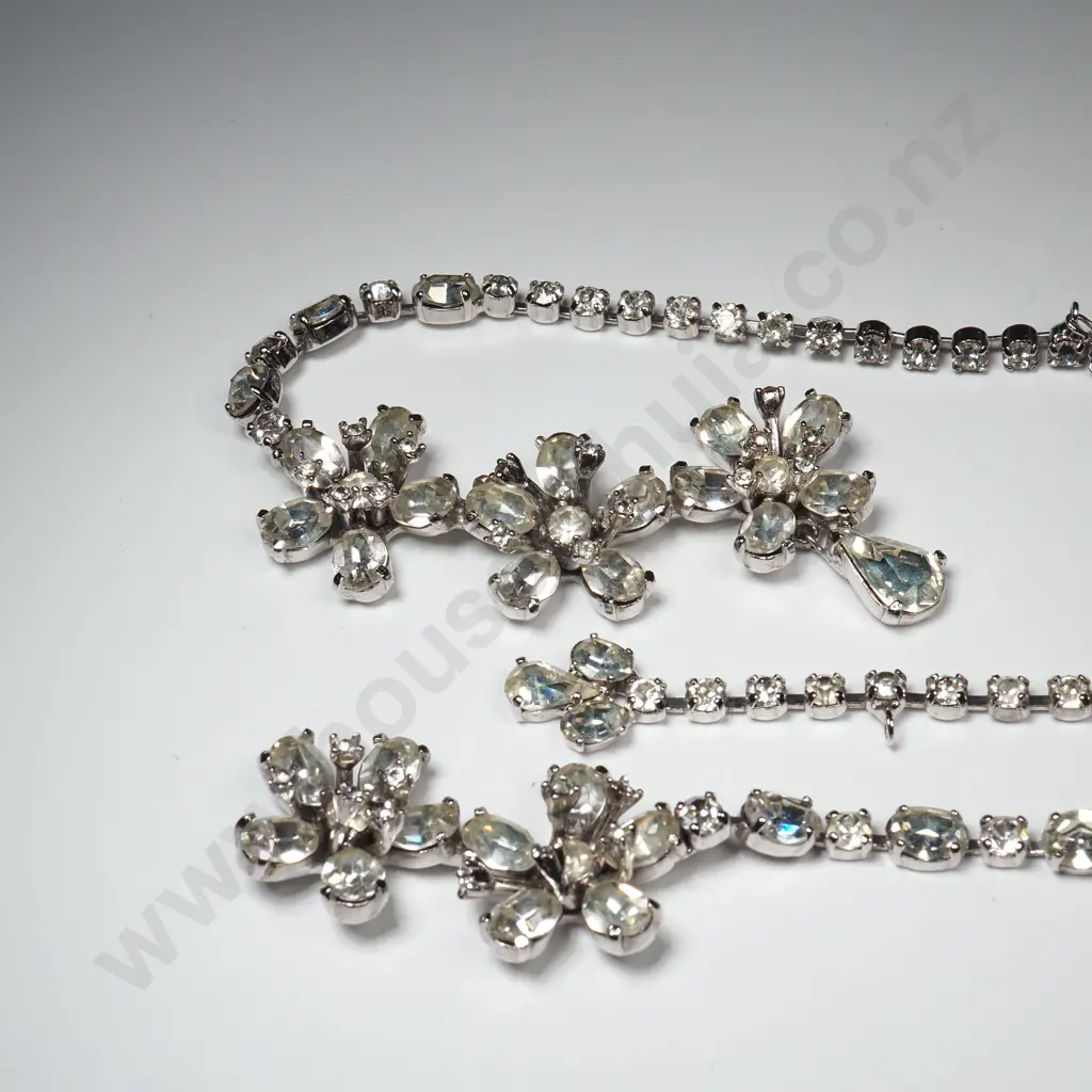 Substantial Costume Necklace A/F Image 1++