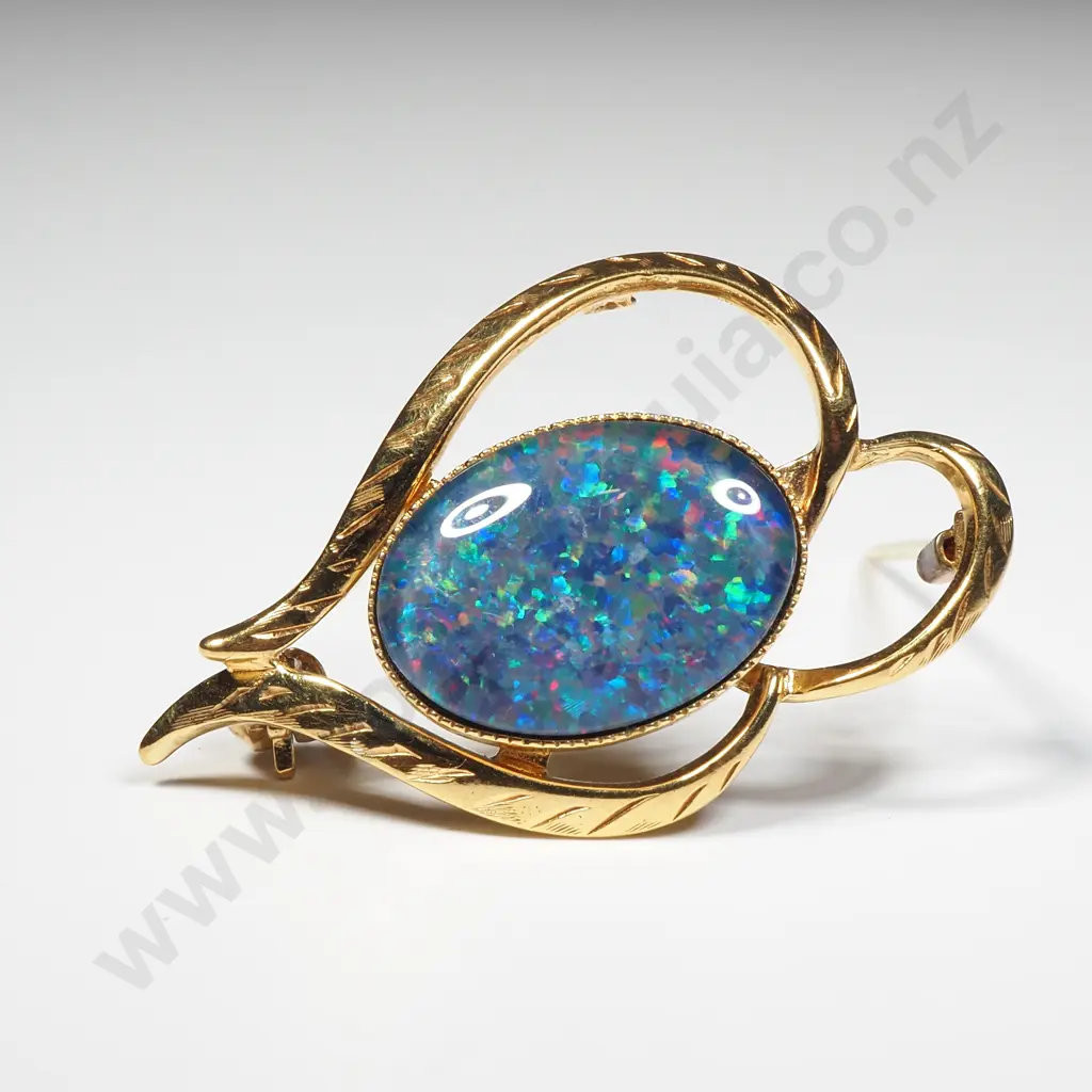 Vintage Gold Tone Brooch inset w an Oval  Doublet Opal in Vintage Wallace & Allan Ltd Cardboard Box Image 1++