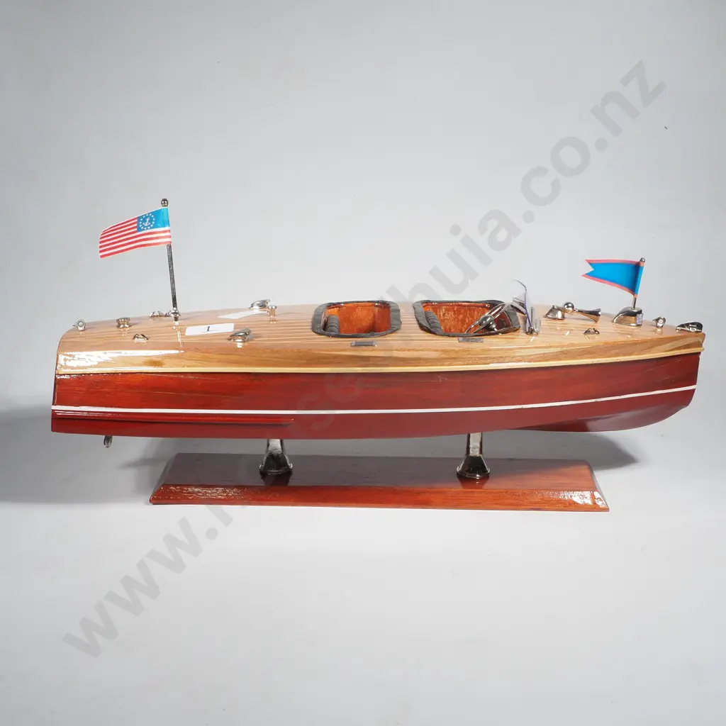 Model 'Chris-Craft' Style Speed Boat Model on Plinth Image 1++