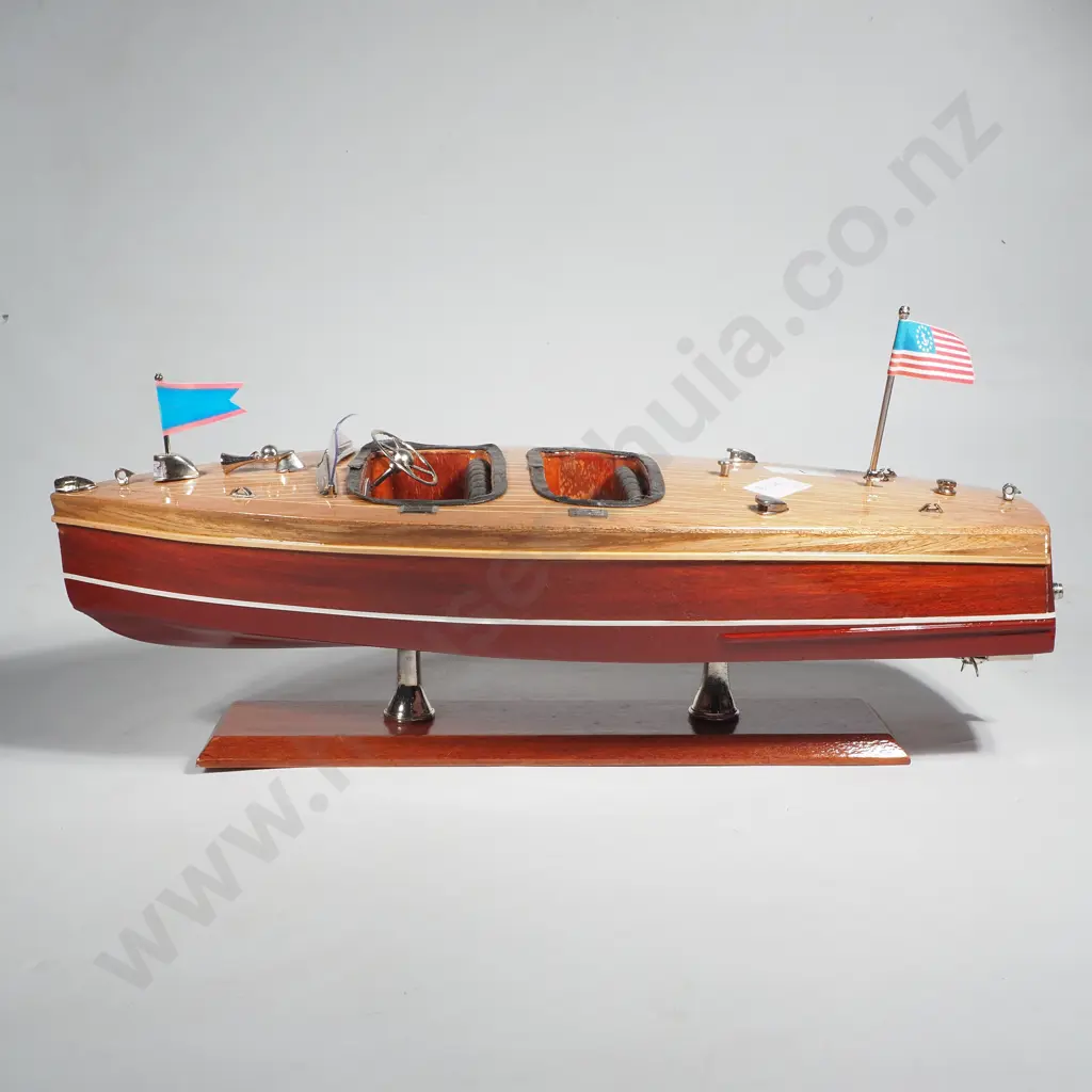 Model 'Chris-Craft' Style Speed Boat Model on Plinth Image 1++