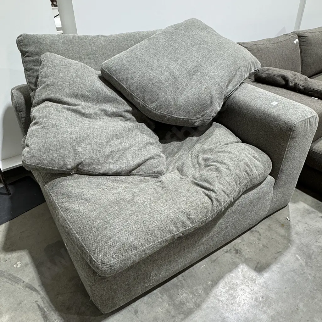 Corner Chair/Sofa in Grey Woven Fabric Image 1++