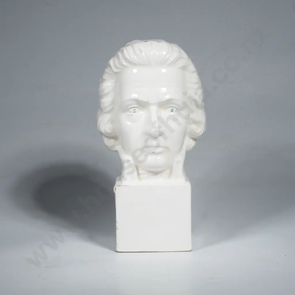 Porcelain Bust of Mozart Image 1++