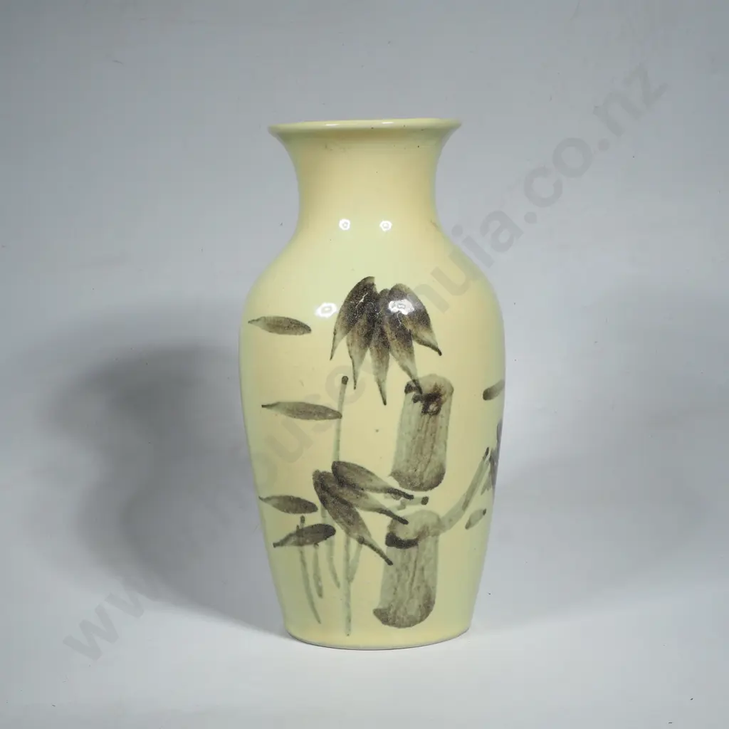 Oriental Porcelain Vase  Image 1++