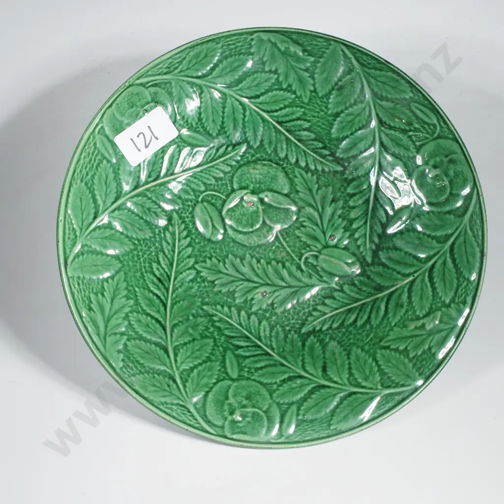 Vintage Green Majolica Plate  w Raised Relief Of Leaves & Vines Image 1++