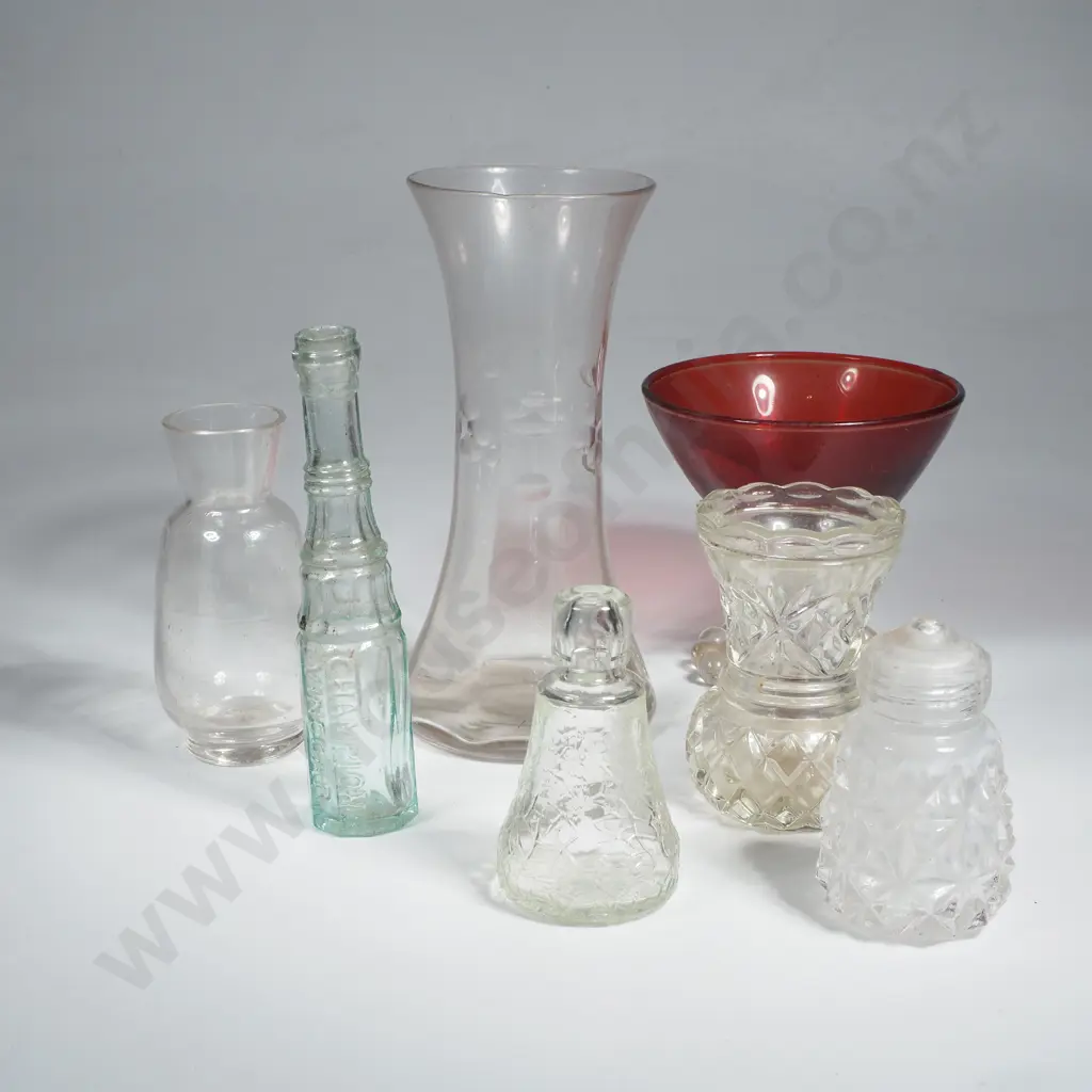 Assorted Glass Ware Items Image 1++