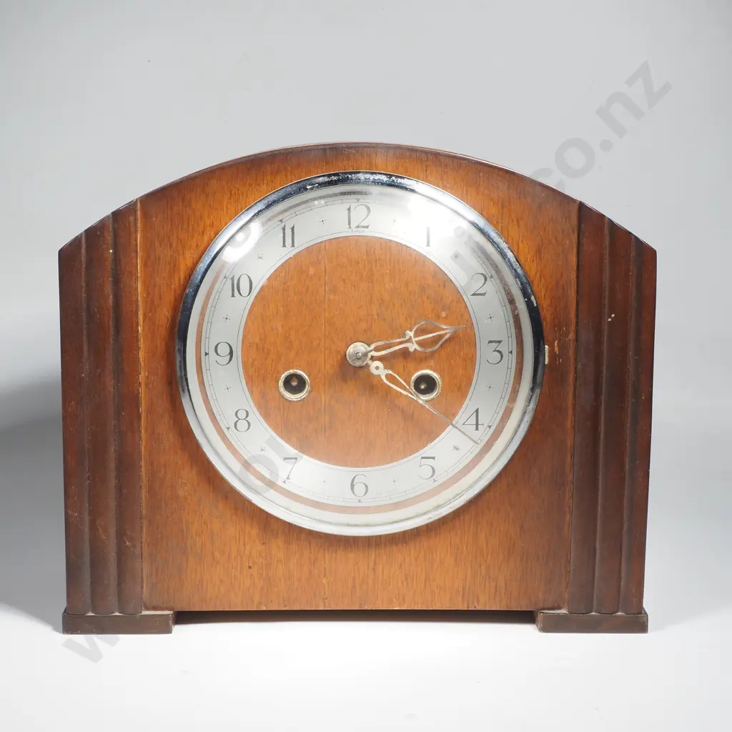 Vintage Oak Art Deco Mantle Clock, Circa 1840 Image 1++
