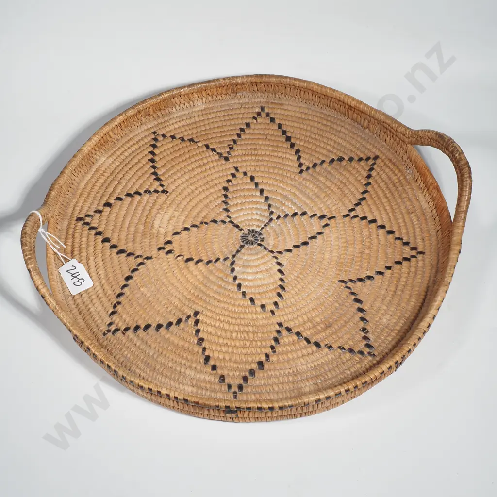 Decorative Woven Circular Tray w Floral Motif Image 1++