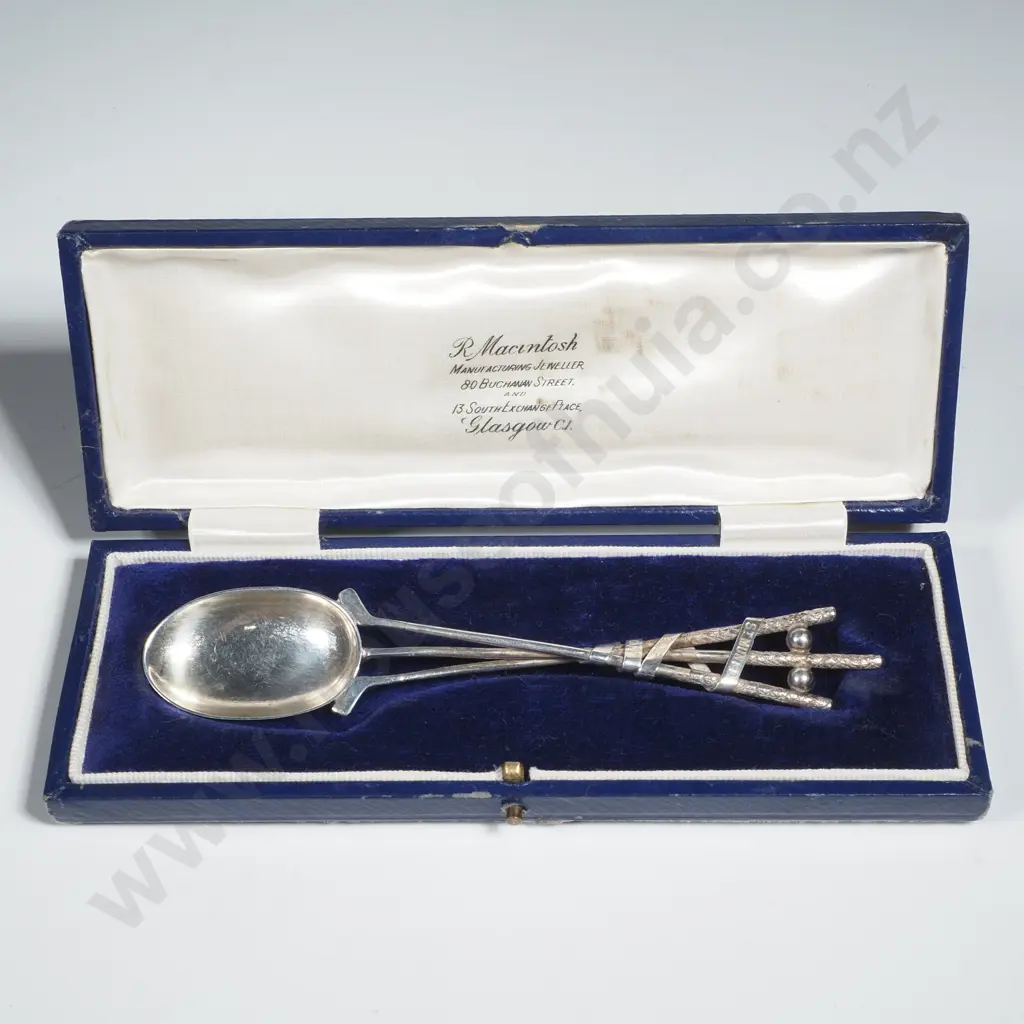 Cased Sterling Silver Scottish Spoon - Glasgow 1928 Image 1++