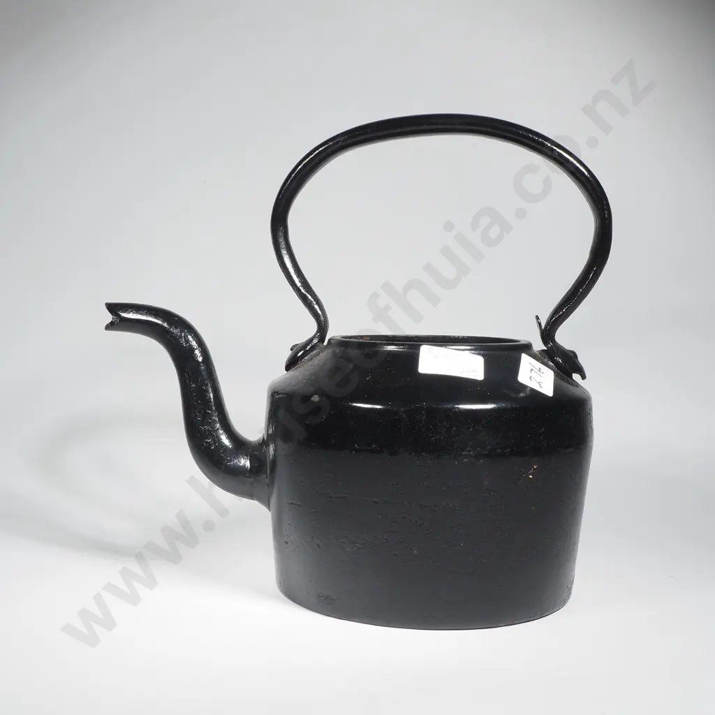 Antique Cast Iron Kettle - Archibald Kenrick & Sons, No Lid Image 1++