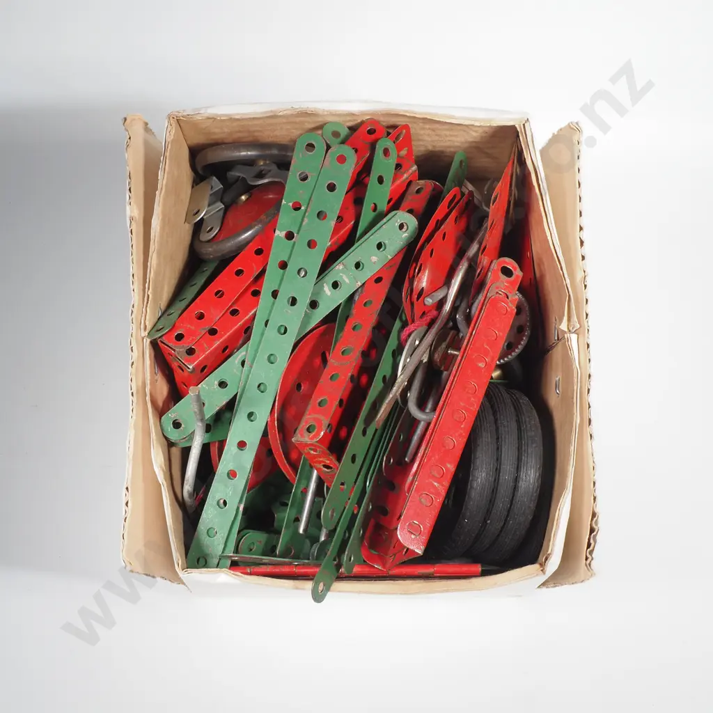 Box Lot of Assorted Vintage Mecano Pieces  Image 1++