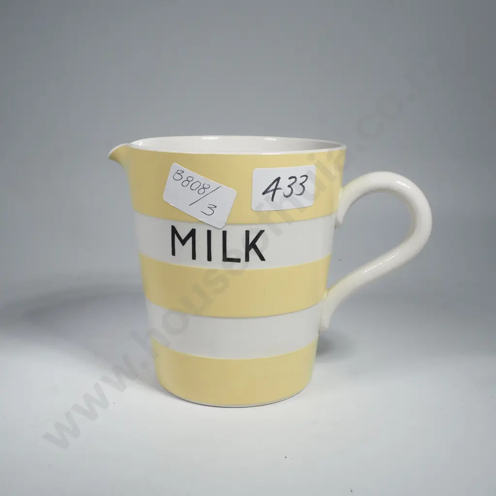 Vintage TG Green- 1 Pint Measuring Jug in Yellow (Green Sheild Mark) Image 1++