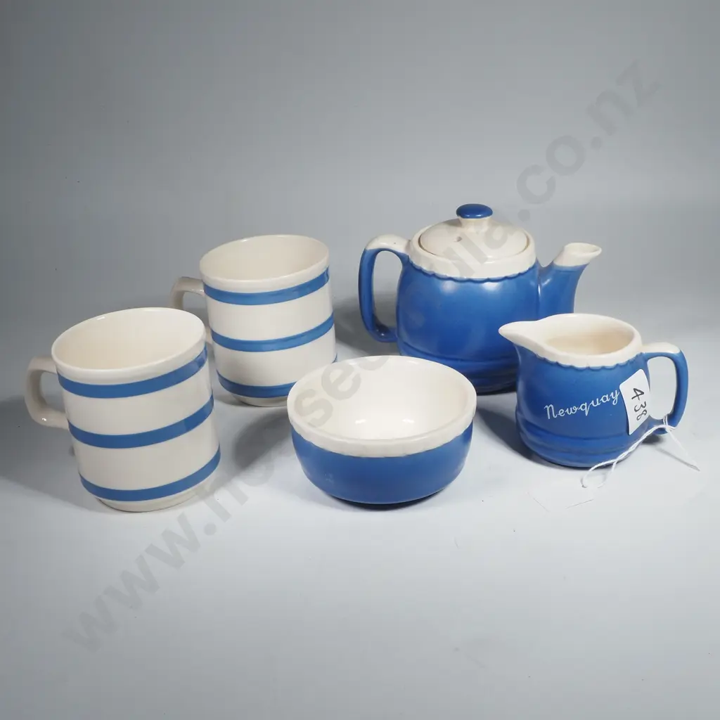 Blue & White Pottery Teapot, Sugar Bowl & Cream Jug Inscribed Newquay & Two Carrighoun Pottery Mugs Image 1++