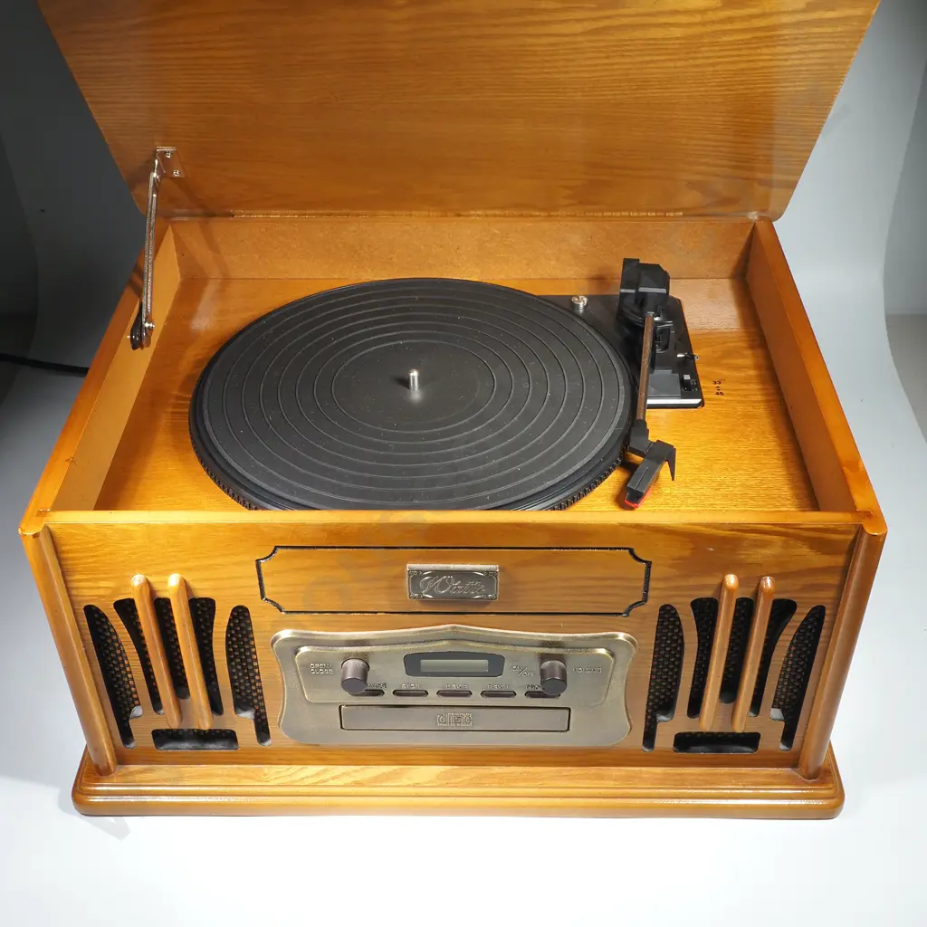 Vintage Style  Watts Collectors Edition 4 in 1 Retro Music System Image 1++