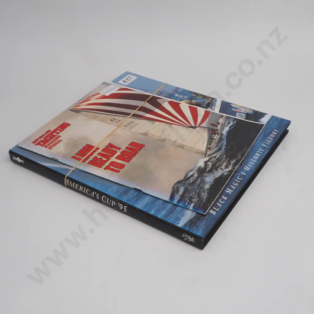 Center, Bill; America's Cup '95 - The Official Record Image 1++