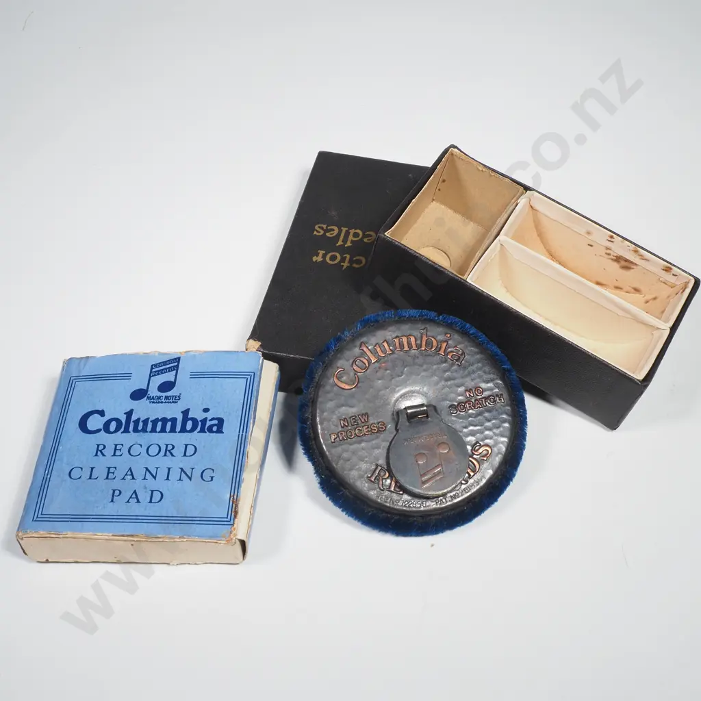 Columbia Records Cleaning Cloth & Victor Needles Box Image 1++