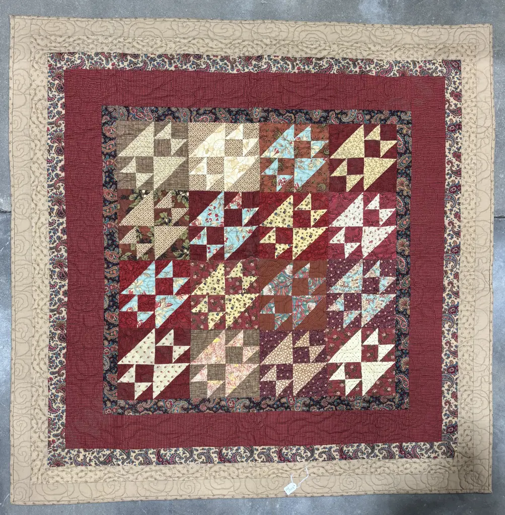 Handmade Patchwork Quilt w Red & Cream Star Block Centre Image 1++