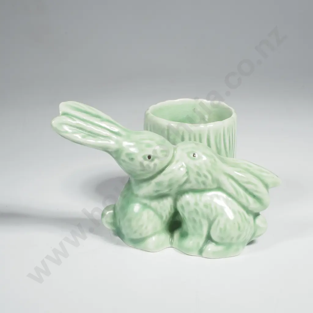 Sylvac Kissing Bunnies Vesta Striker, Impressed No 1590 to Base Image 1++