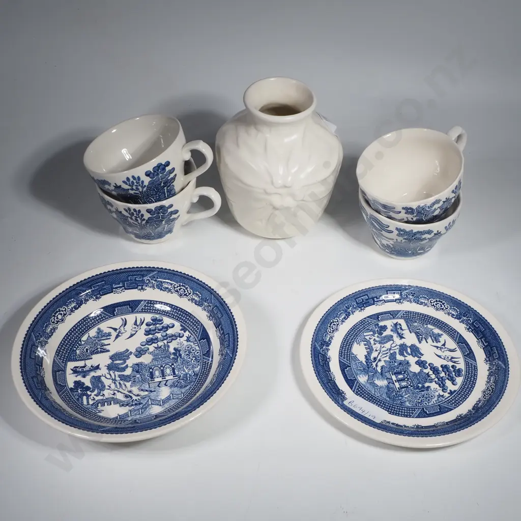 White Ceramic Vase w Embossed Lilly Decoration & Four Blue & White Willow Pattern Cups, Side Plate & Bowl Image 1++