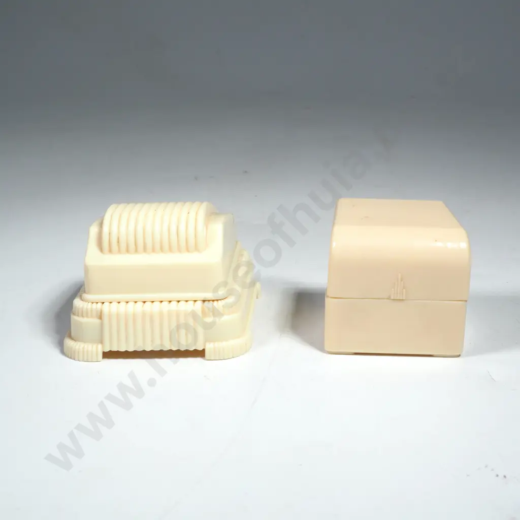 Two Art Deco Ivorex Ring Boxes Image 1++