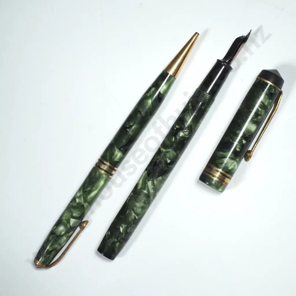 Conway Stewart fountain pen 388 and matching pencil 33 in green marble Image 1++