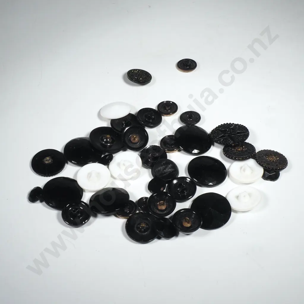 Quantity of Vintage White & Black Glass Buttons of Varying Sizes & Patterns Image 1++