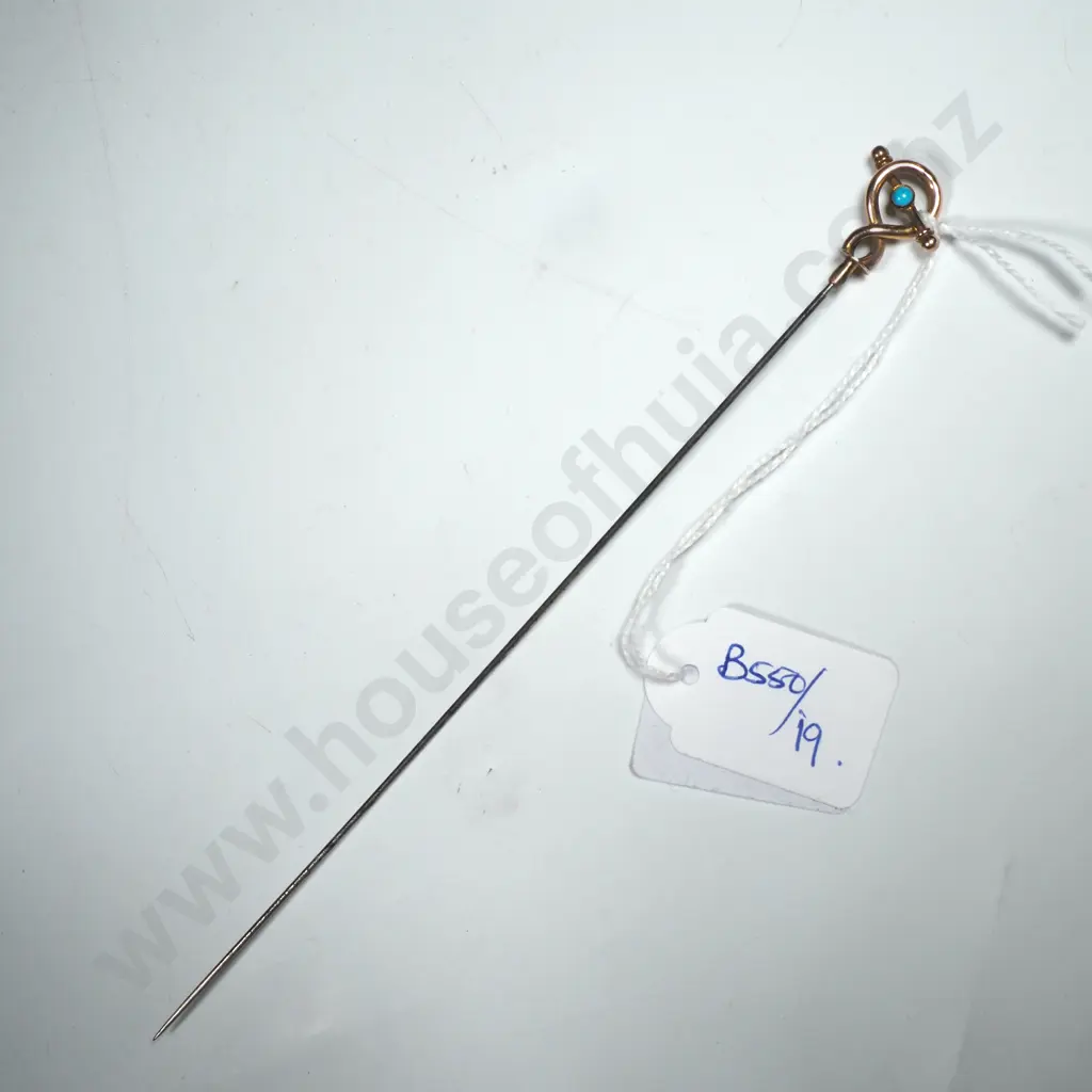 Gold Tone Hatpin w an Ornate Lovers Knot Desing  & Cabochon Cut Turquoise Coloured Stone Image 1++
