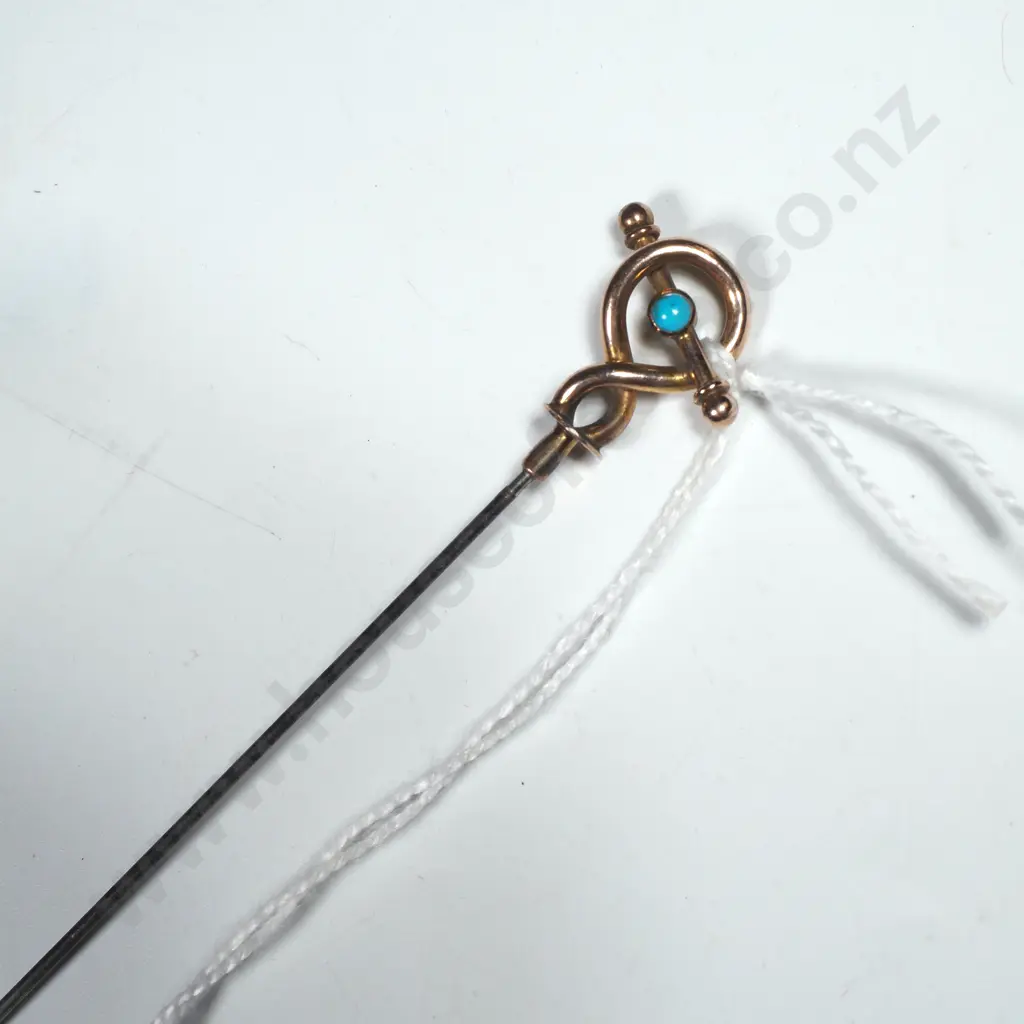 Gold Tone Hatpin w an Ornate Lovers Knot Desing  & Cabochon Cut Turquoise Coloured Stone Image 1++
