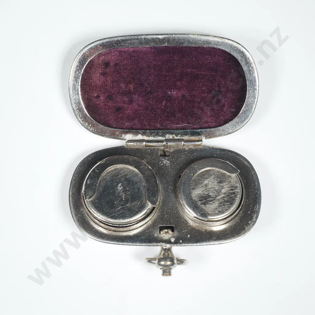 Silver Plated Double Sovereign Case Image 1++