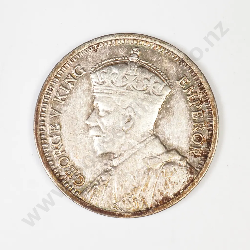 NZ 1935 Threepence Coin - Better Grade Image 1++