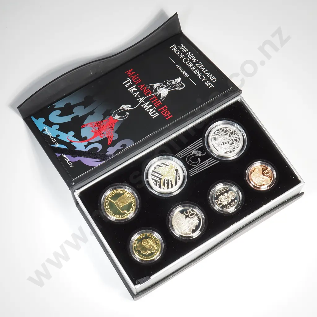 2018 New Zealand Proof Currency Set w Two Silver Half Ounce Coins  Image 1++