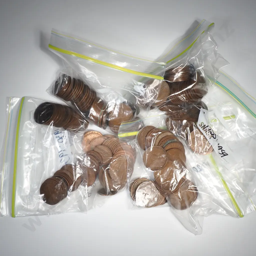 Assorted Lot of Mainly NZ Pennies Image 1++