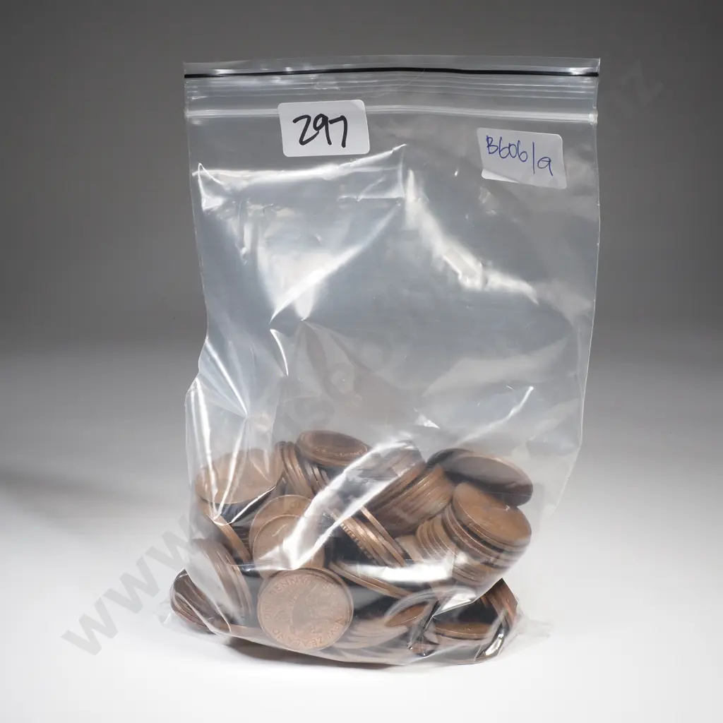 1.5 KG of Mainly NZ Pennies Image 1++