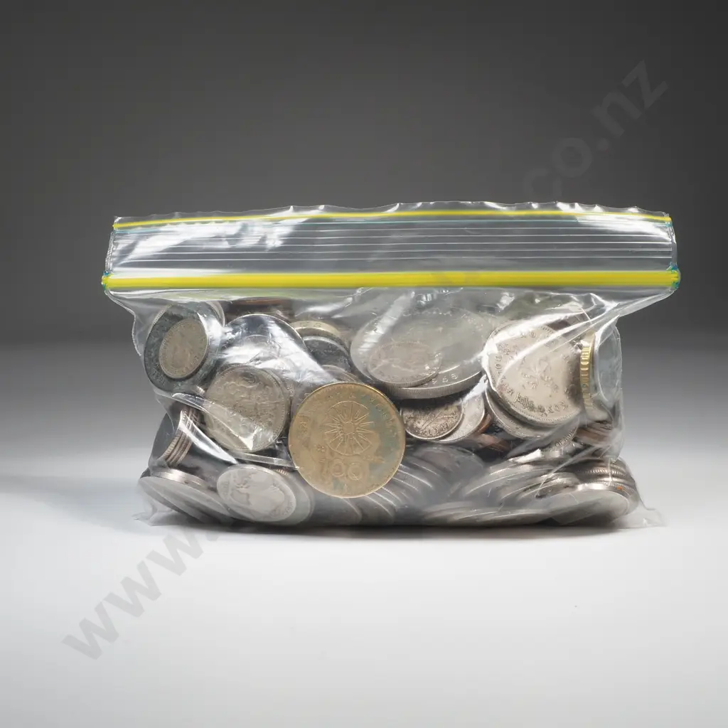 1.1 KG of World Coinaage Image 1++