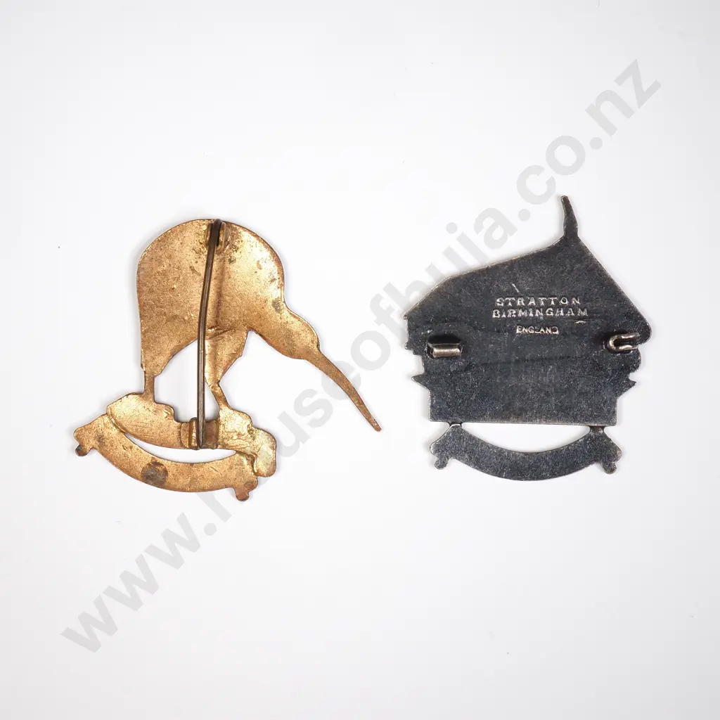 NZ Two New Zealand Centenary lapel badges - one without pin Image 1++