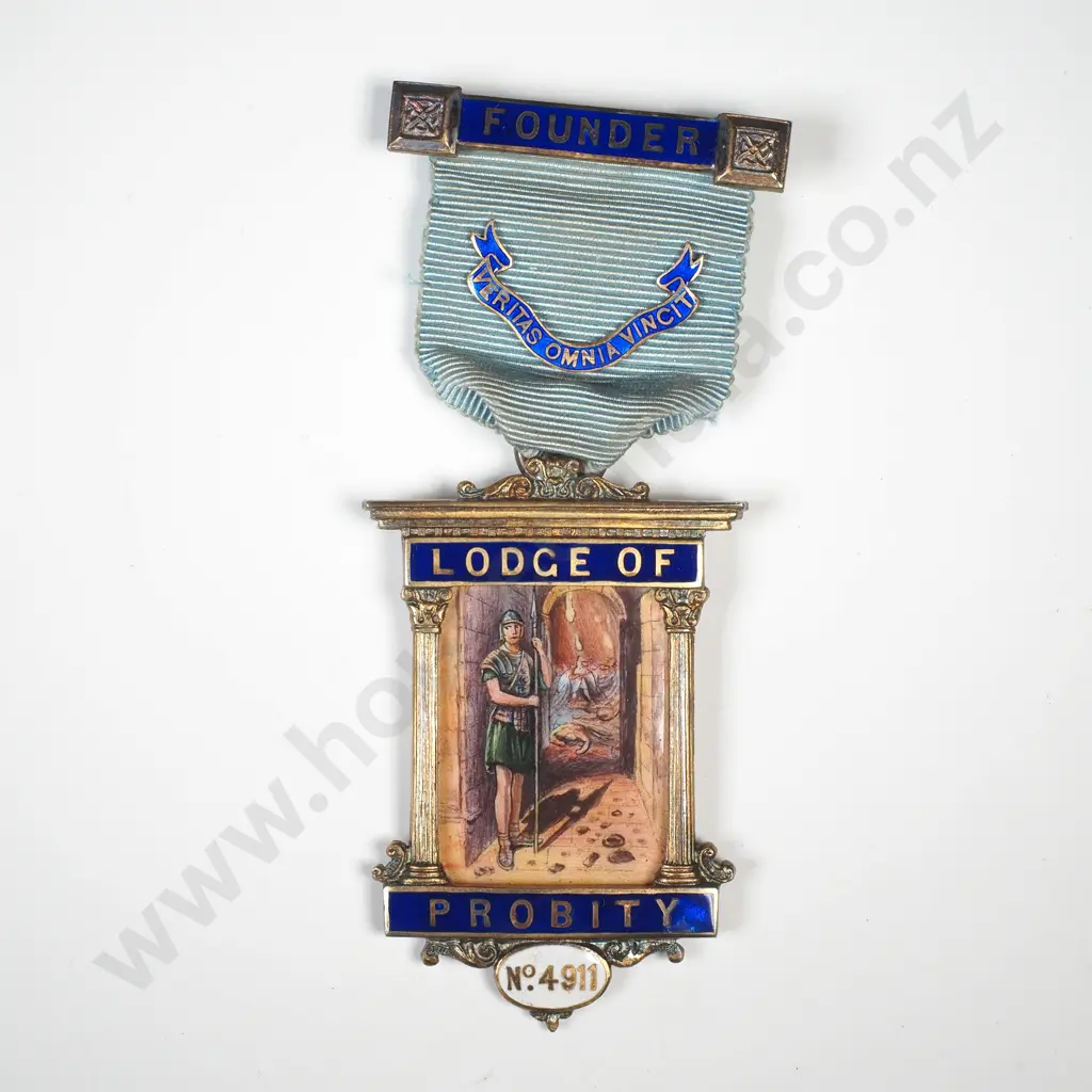 Cased Sterling Silver Masonic Lodge Medal - Enamelled Image 1++
