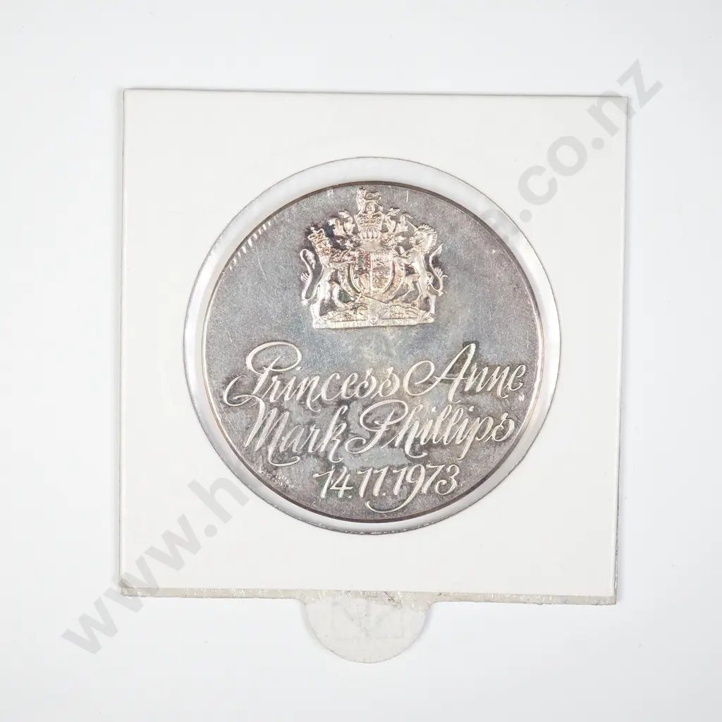 UK 1973 Princess Anne and Mark Phillips Wedding Commemorative Token Image 1++