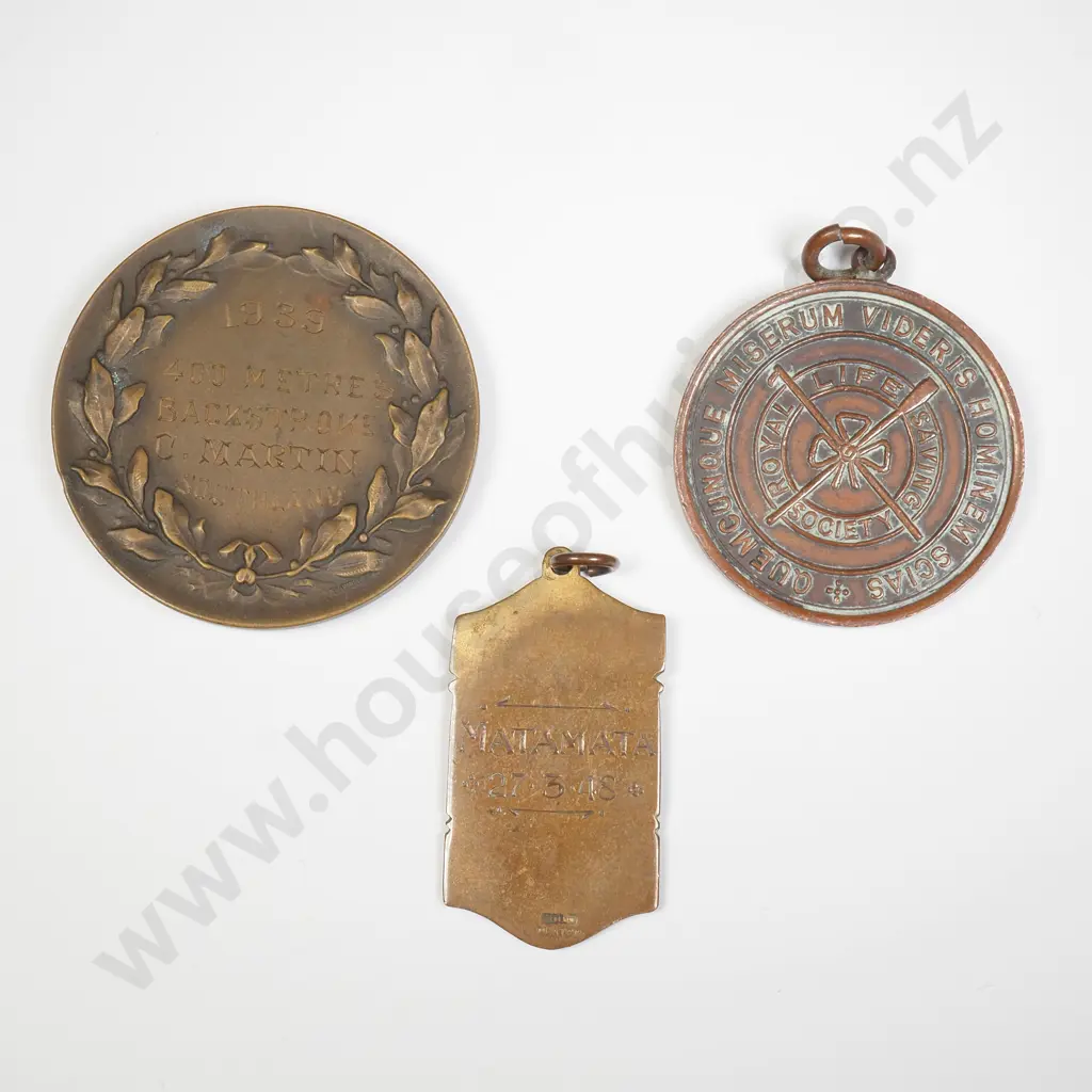 NZ Three medals awarded to L.E.Martin & C.Martin Image 1++