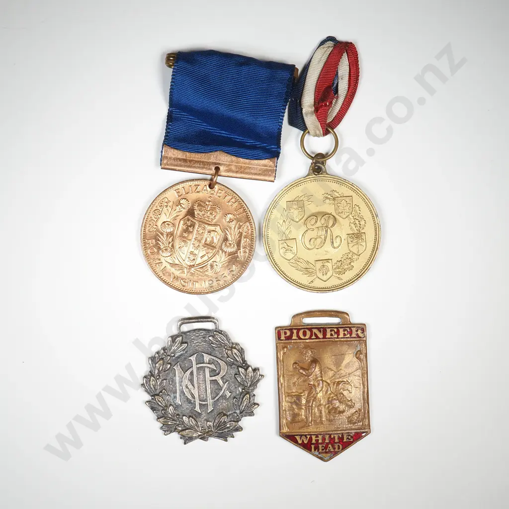 Assorted Lot of Commemorative Badges Image 1++