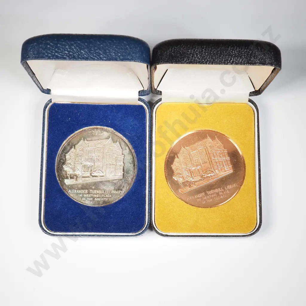 NZ 1981 Set of Two New Zealand Numismatic Society Fiftieth Anniversary Medal Alexander Turnbull Library Image 1++