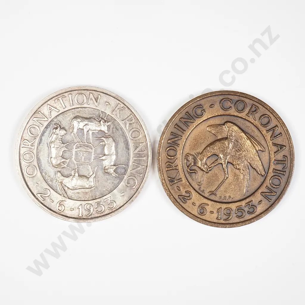 SA 1953 Set of Two QEII Kroning/Coronation Commemorative Medallion Image 1++