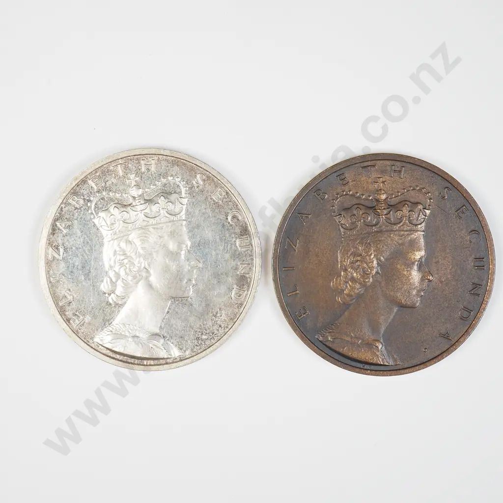 SA 1953 Set of Two QEII Kroning/Coronation Commemorative Medallion Image 1++