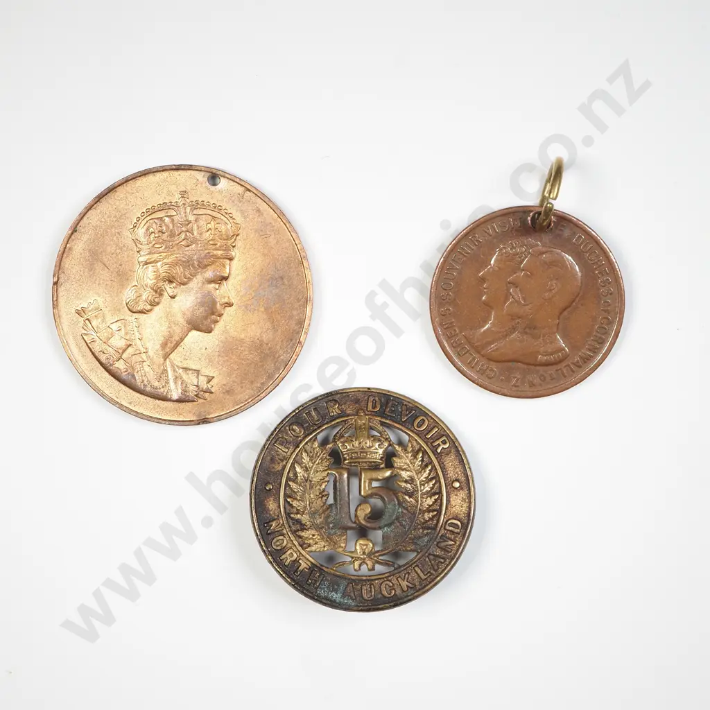 NZ Military Badge & Commemorative Tokens Image 1++