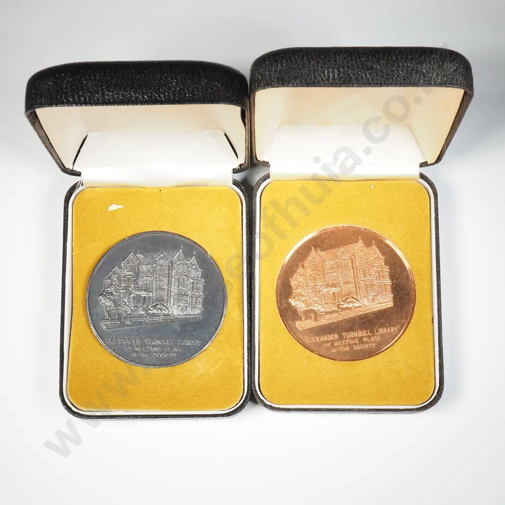 NZ 1981 Set of Two New Zealand Numismatic Society Fiftieth Anniversary Medal Alexander Turnbull Library Image 1++