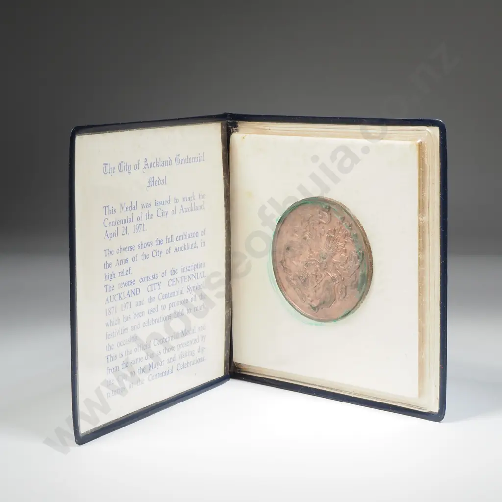 NZ 1971 City of Auckland Official Centennial Medal Image 1++