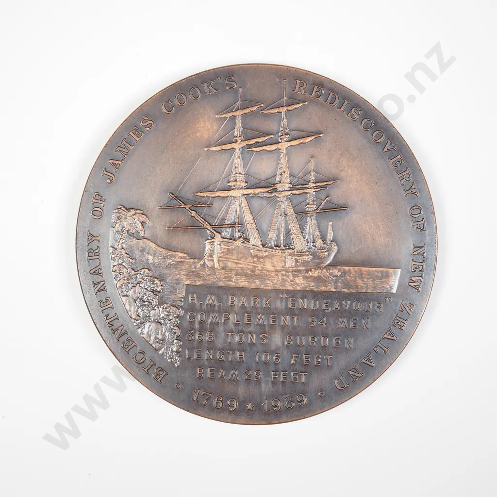 NZ 1969 Royal Numismatic Society James Cook Bicentenary Medal Image 1++