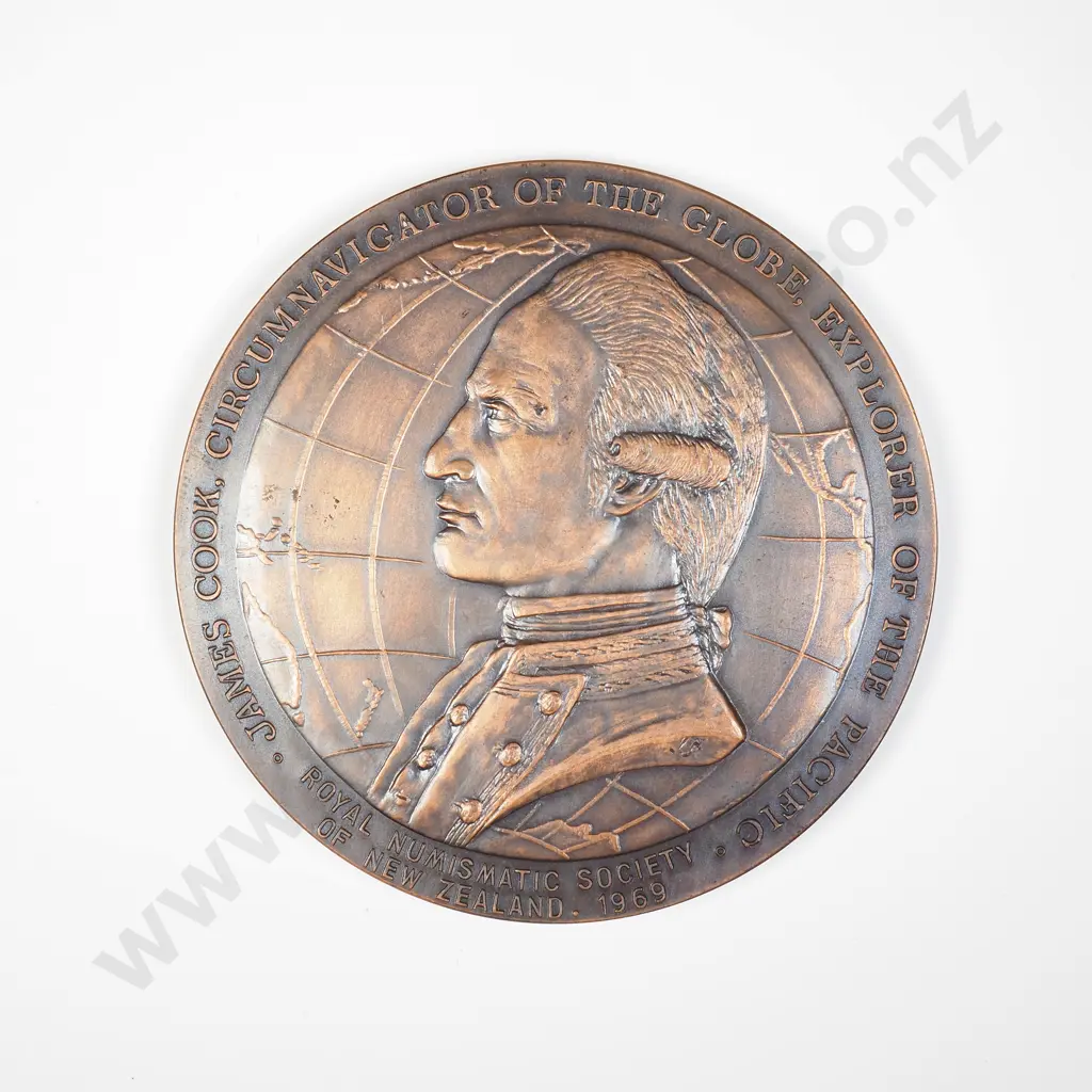 NZ 1969 Royal Numismatic Society James Cook Bicentenary Medal Image 1++