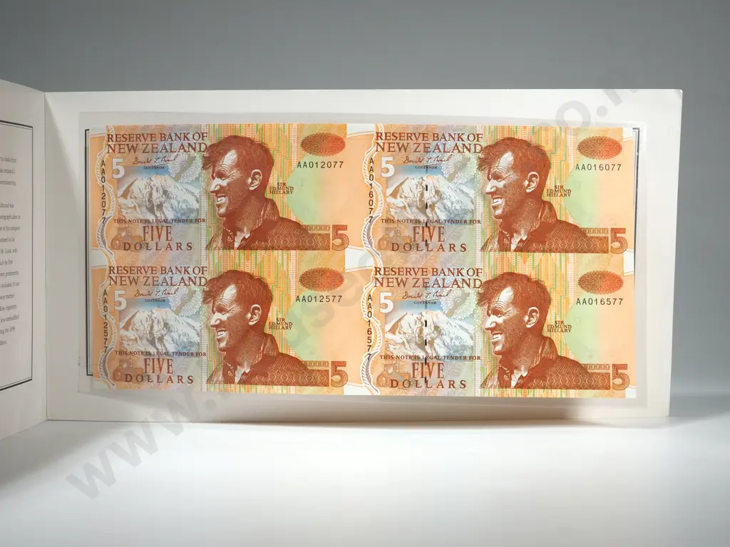 1992 New Zealand Presentation Uncut Sheet of Four Five Dollar Banknotes  Image 1++