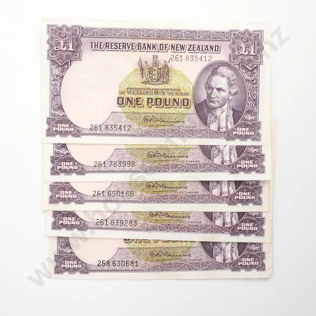 Five Fleming One Pound Banknotes Image 1++