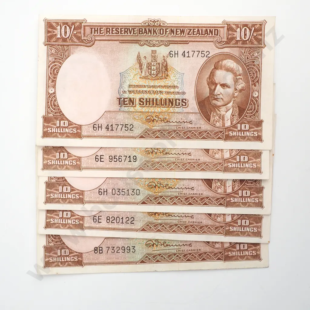 Five NZ Fleming Ten Shilling Banknotes - Better Grades Image 1++